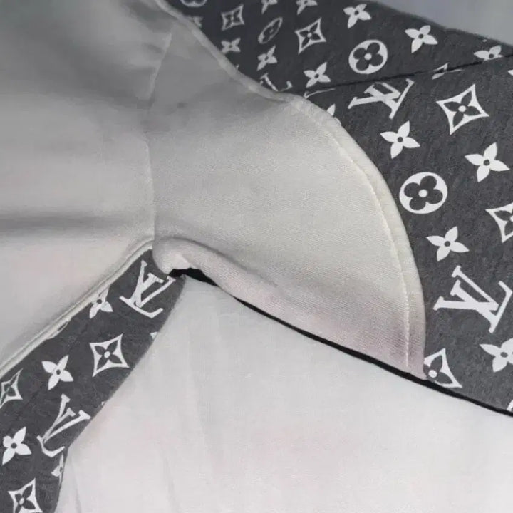 [BUNJANG] Louis Vuitton Circle Cut Hoodie / 루이비통 서클컷 후드티