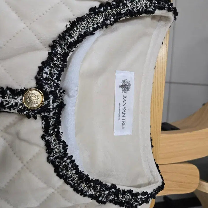[BUNJANG] BANANATREE Quilted Tweed Jacket Ivory / BANANATREE 퀼팅 트위드 자켓 아이보리