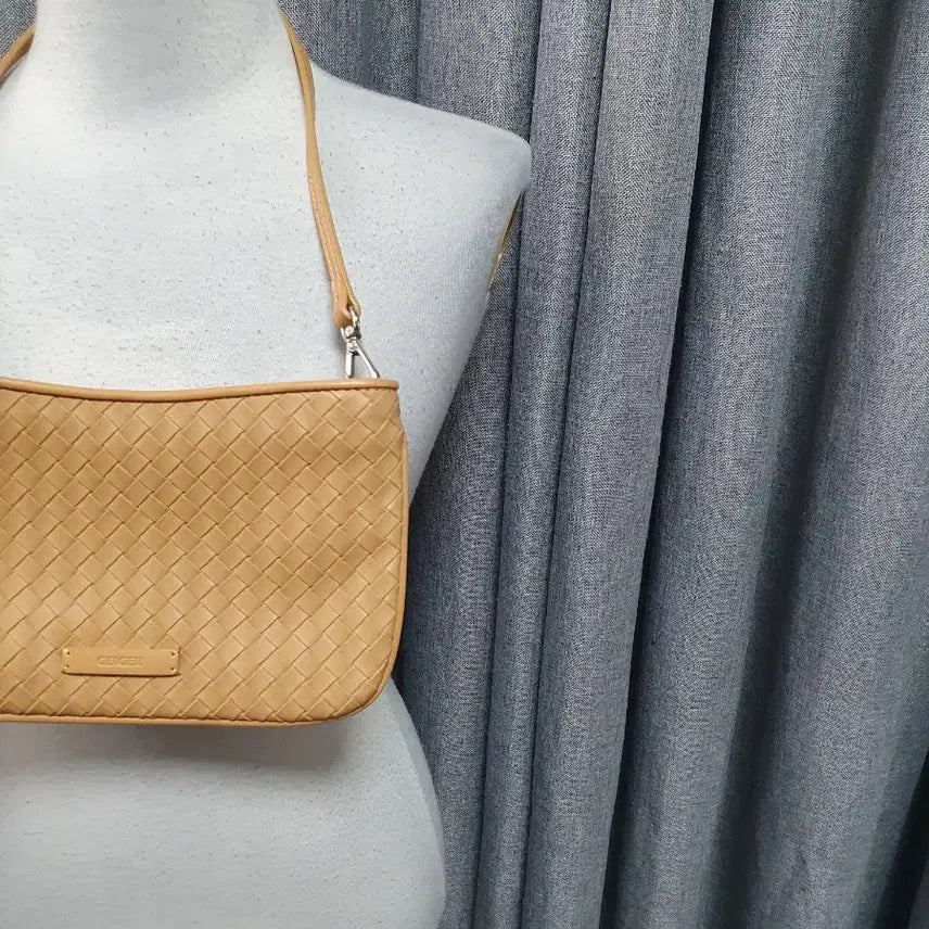 [BUNJANG] Geiger Beige Shoulder Bag / 가이거 베이지 숄더백