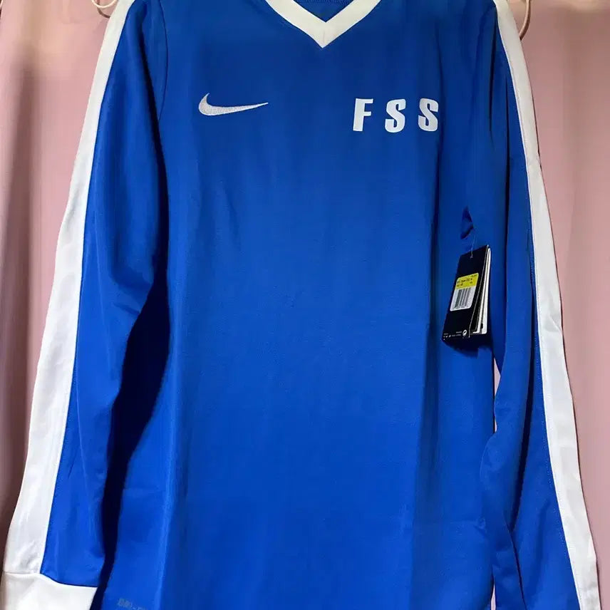 [BUNJANG] Nike Dri-FIT Performance Long Sleeve T-Shirt / 나이키 드라이핏 나이키티 나이키 블루 기능성 긴팔티 S 포카리깔
