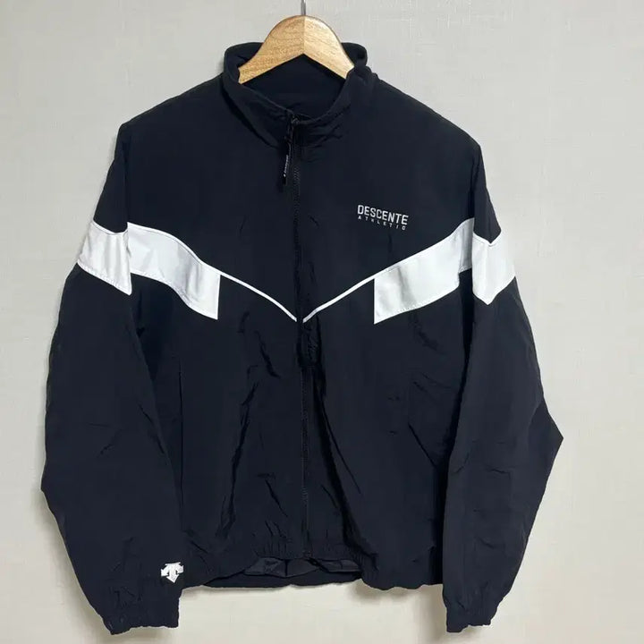 [SOLD OUT] 데상트 웜업 바람막이 95