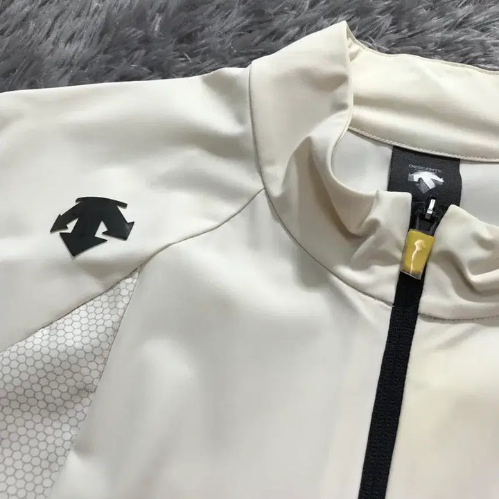 [SOLD OUT] [M] 데상트(DESCENTE) 듀애슬론 냉감 자켓