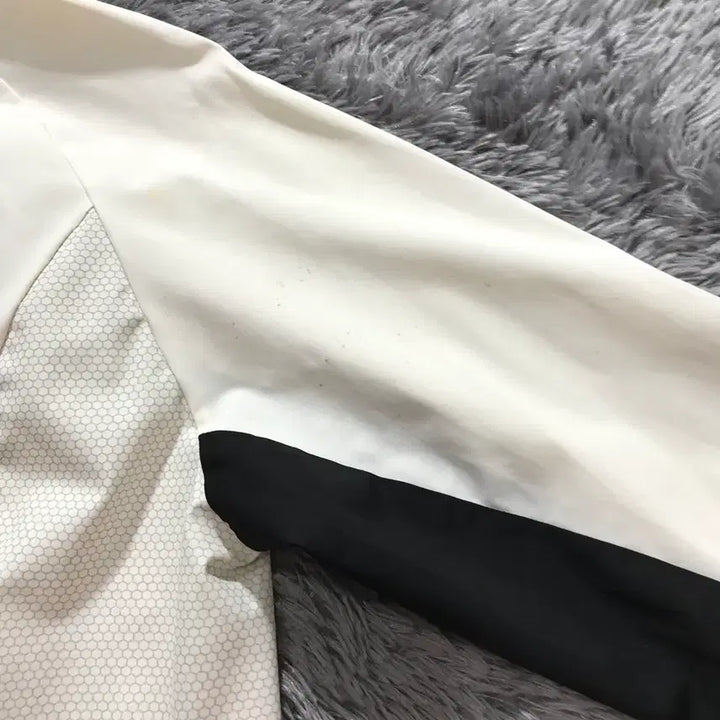 [SOLD OUT] [M] 데상트(DESCENTE) 듀애슬론 냉감 자켓