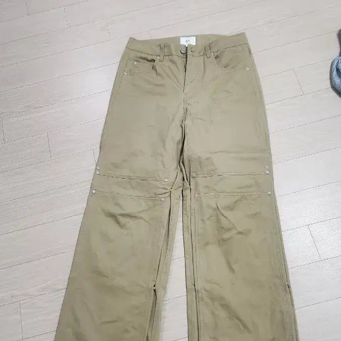 [SOLD OUT] iey 베이지 리벳 팬츠