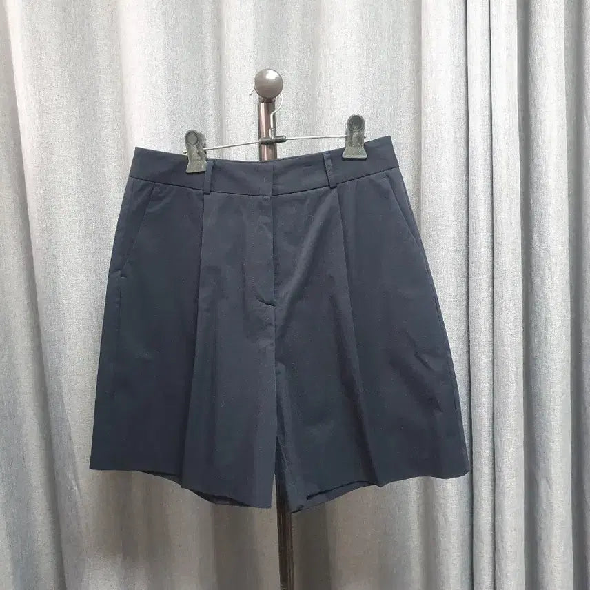 [BUNJANG] L Navy Pleated Shorts / L핀턱 네이비 반바지