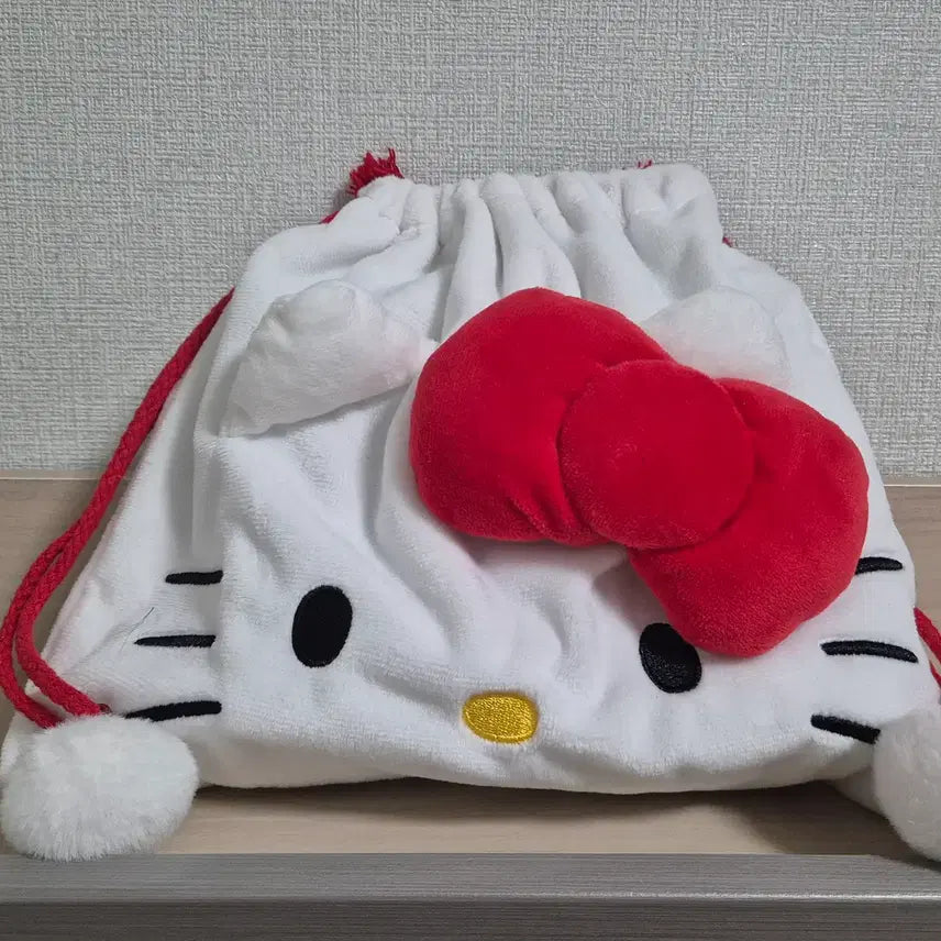 [BUNJANG] Sanrio Hello Kitty Pouch Bag / 산리오 헬로키티 파우치 가방