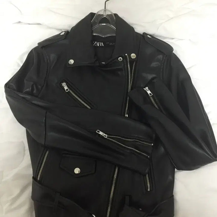 [BUNJANG] Zara Black Tag Cropped Leather Rider Jacket / 자라 크롭 레더 라이더 자켓