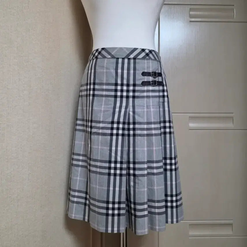 [BUNJANG] Burberry Gray Skirt / 버버리 정품 스커트