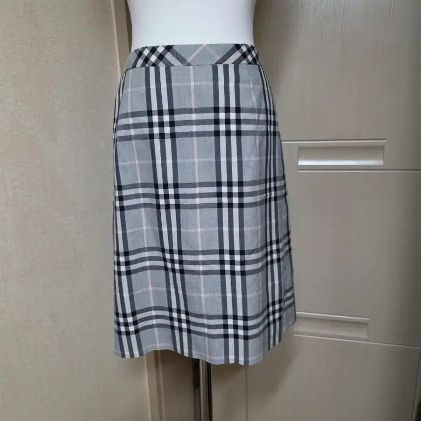 [BUNJANG] Burberry Gray Skirt / 버버리 정품 스커트