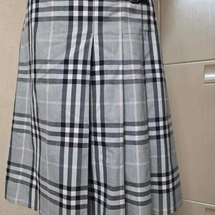 [BUNJANG] Burberry Gray Skirt / 버버리 정품 스커트
