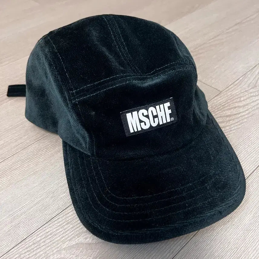 [BUNJANG] Mischief Velvet Cap / 미스치프 모자