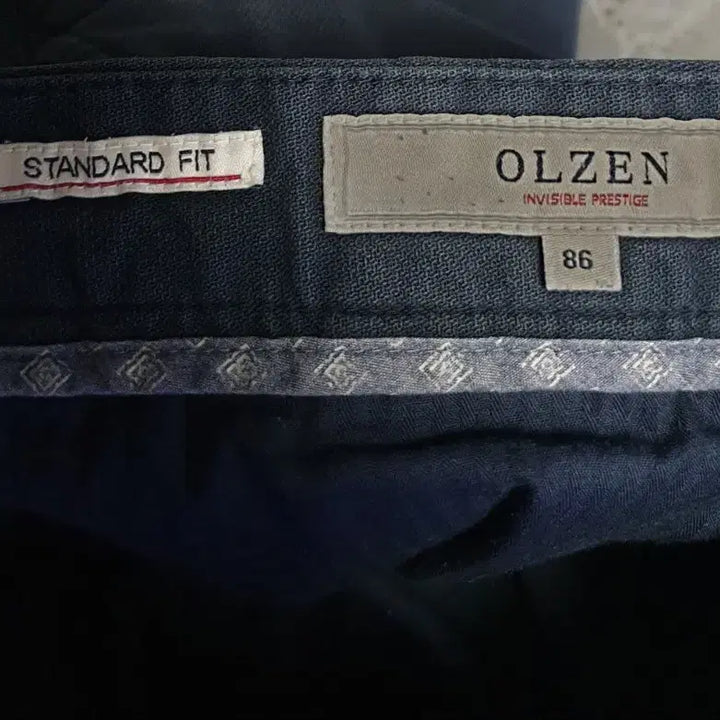[BUNJANG] OLZEN Micro-Structured Standard Chino Pants Dark Navy (34) / 올젠 마이크로조직 스탠다드 치노팬츠 다크네이비 (34)