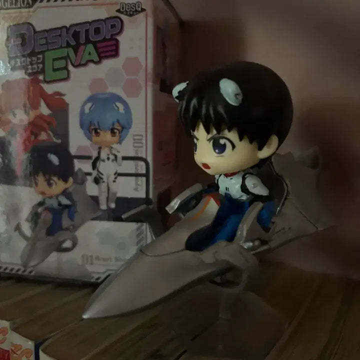 [BUNJANG] Evangelion Shinji Ikari Mini Figure Desktop Accessory / 에반게리온 이카리 신지 미니 피규어 데스크탑