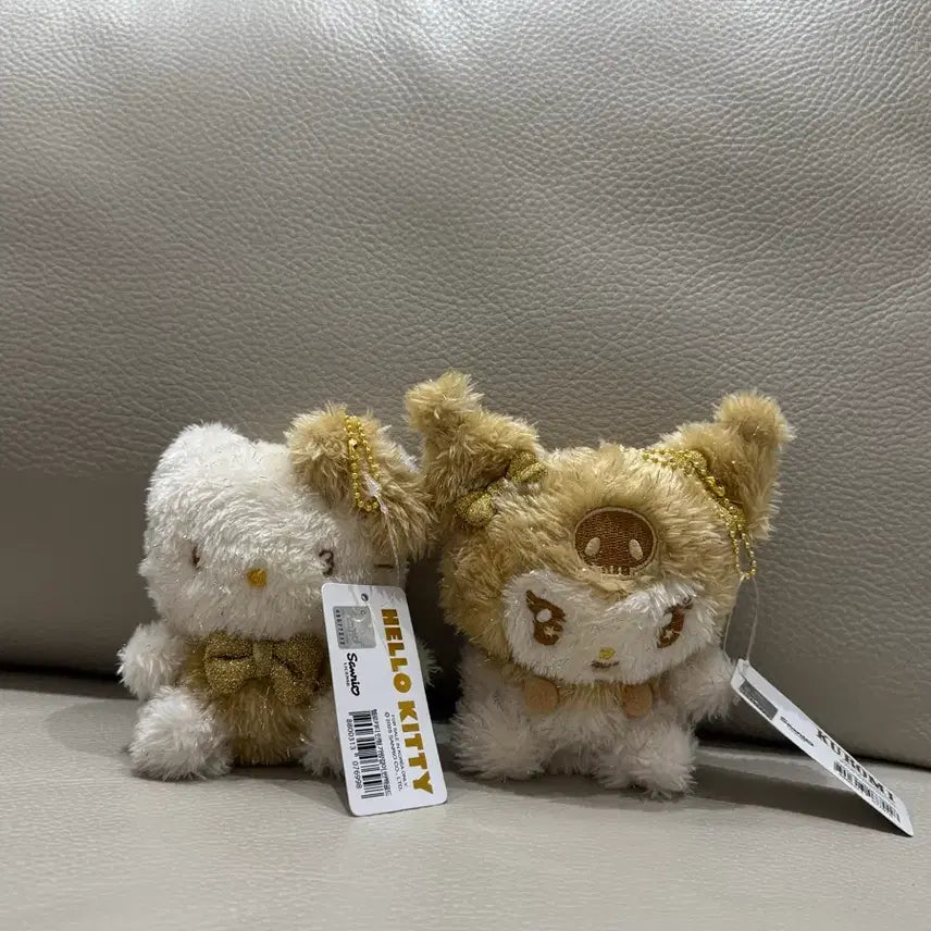 [BUNJANG] Sanrio Kuromi and Hello Kitty Plush Keychain / 헬로키티 쿠로미 산리오 털 황금 쿠로미 헬로키티 인형키링