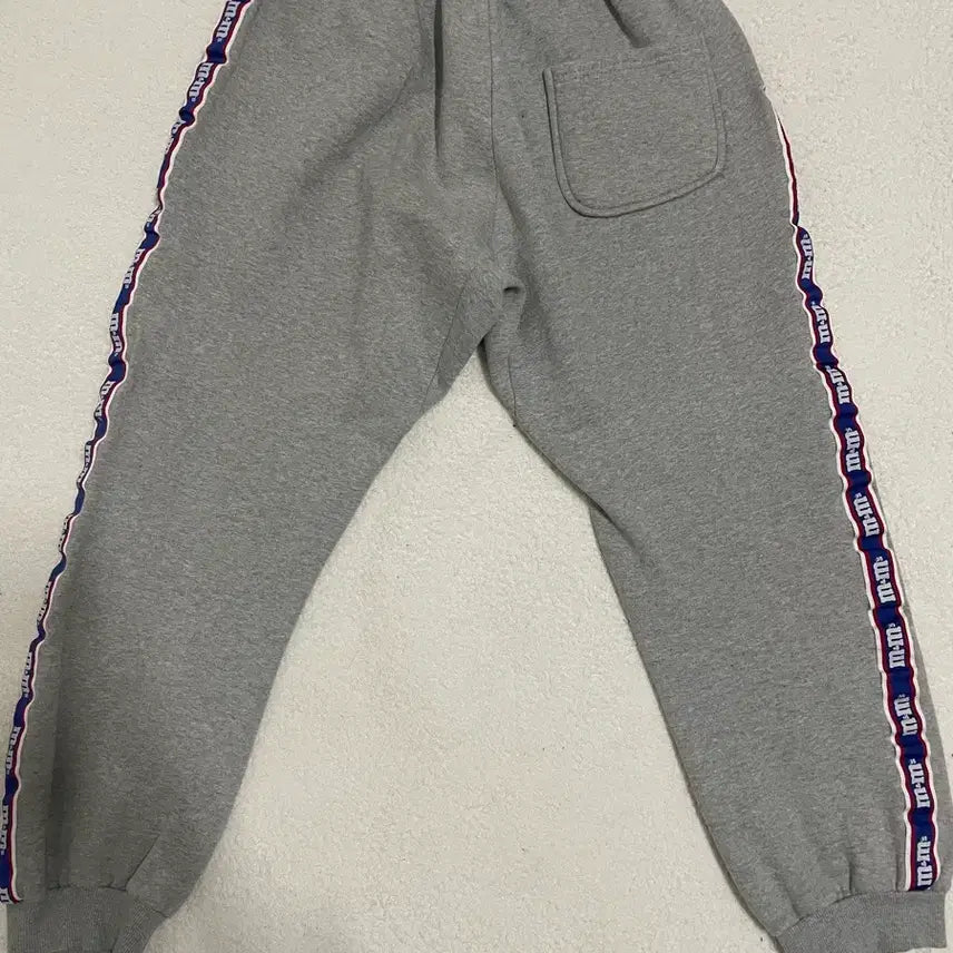 [BUNJANG] M&amp;M Grey Fleece Training Pants / m&amp;m 회색 기모 트레이닝 팬츠