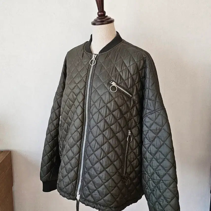 [BUNJANG] ZARA TRF Quilted Bomber Jacket (Khaki) - S/M / (단종레어)자라 TRF 카키 퀼팅 봄버 자켓 오버핏 간절기 아우터 S~M