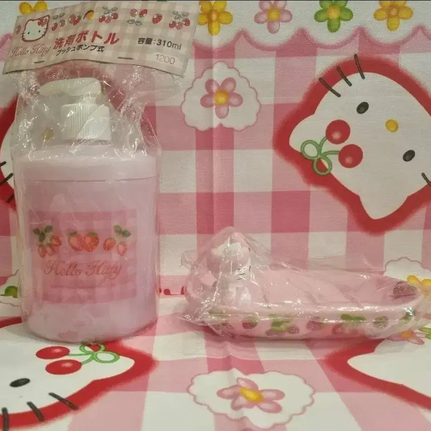 [BUNJANG] Sanrio Hello Kitty Strawberry Soap Tray &amp; Dispenser Set / 고전 키티 딸기 비누 트레이 보관함 디스펜서 문구