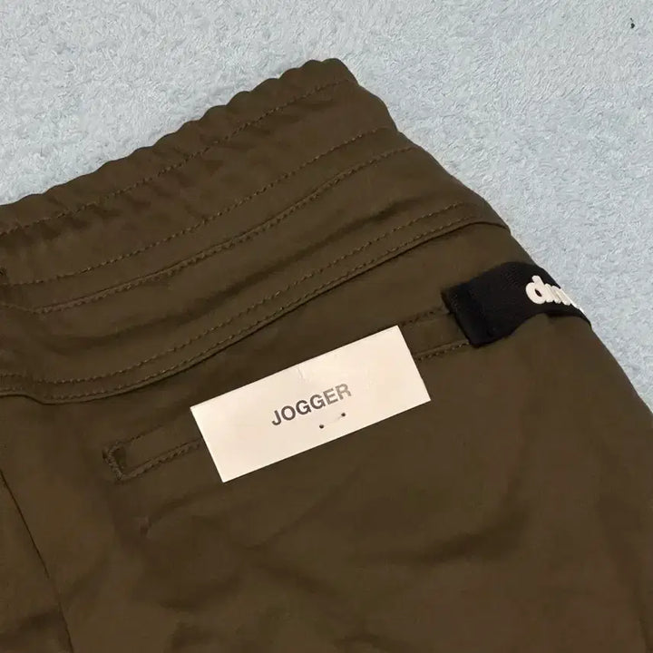 [BUNJANG] Zara Khaki Jogger Pants / 자라 카키 조거 팬츠