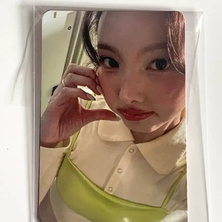 [SOLD OUT] 퓌 나연 포토카드 1세트