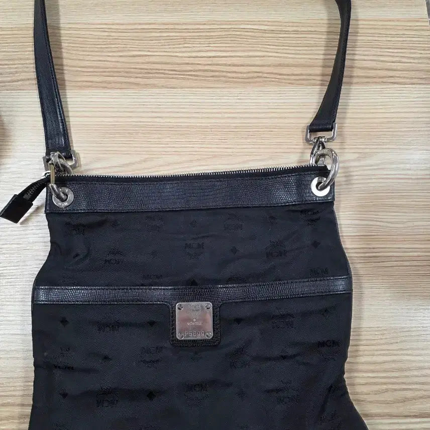 [BUNJANG] MCM Nylon Crossbody Bag Black / MCM 나일론 크로스백 블랙