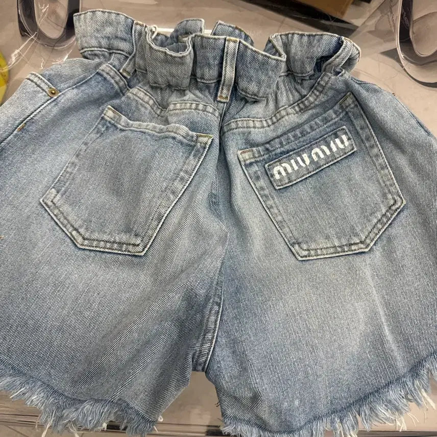 [BUNJANG] Miu Miu Denim Cut-off Shorts / 미우미우 데님 반바지 컷오프진