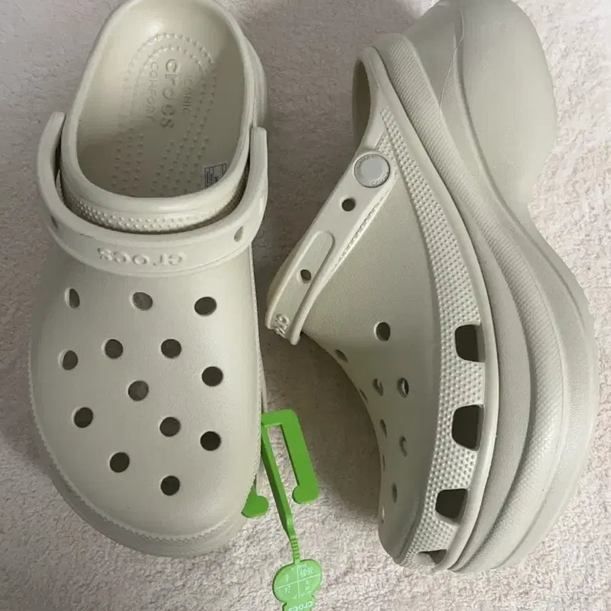 [BUNJANG] Crocs Classic Bae Clog Beige / M5/W7크록스  베이클로그 베이지240사이즈