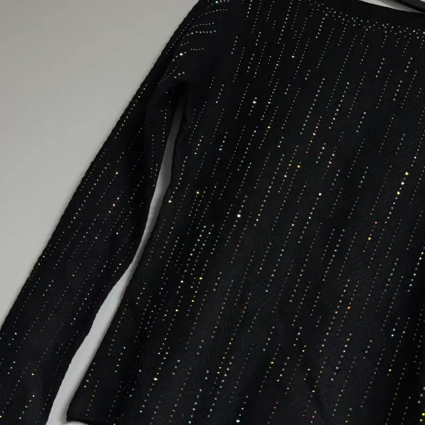 [BUNJANG] Jeweled Mock Neck Knit Top / 입술넥 큐빅 니트 새상품