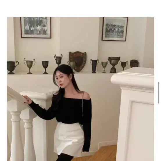 [BUNJANG] Black Off-Shoulder Knit Top / 블랙 오프숄더 니트