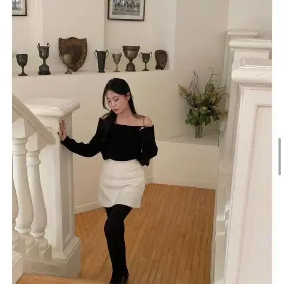 [BUNJANG] Black Off-Shoulder Knit Top / 블랙 오프숄더 니트