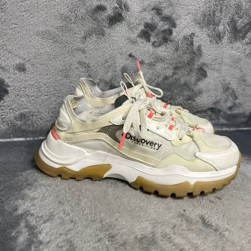 [BUNJANG] Discovery Sneakers Size 240 / 디스커버리 운동화 240