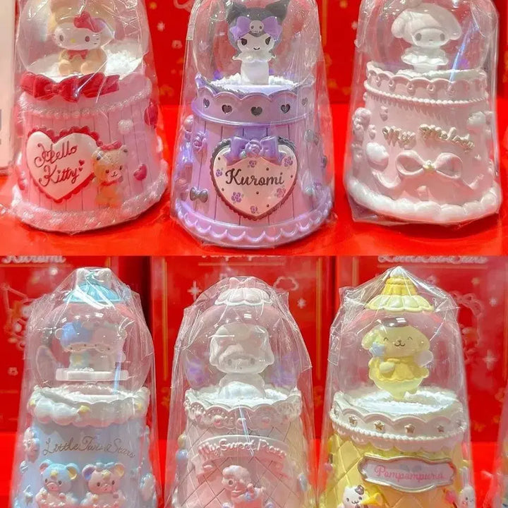 [BUNJANG] Sanrio Pompompurin 2025 Christmas Snow Globe / 산리오 2025 크리스마스 폼폼푸린 스노우볼(새상품)