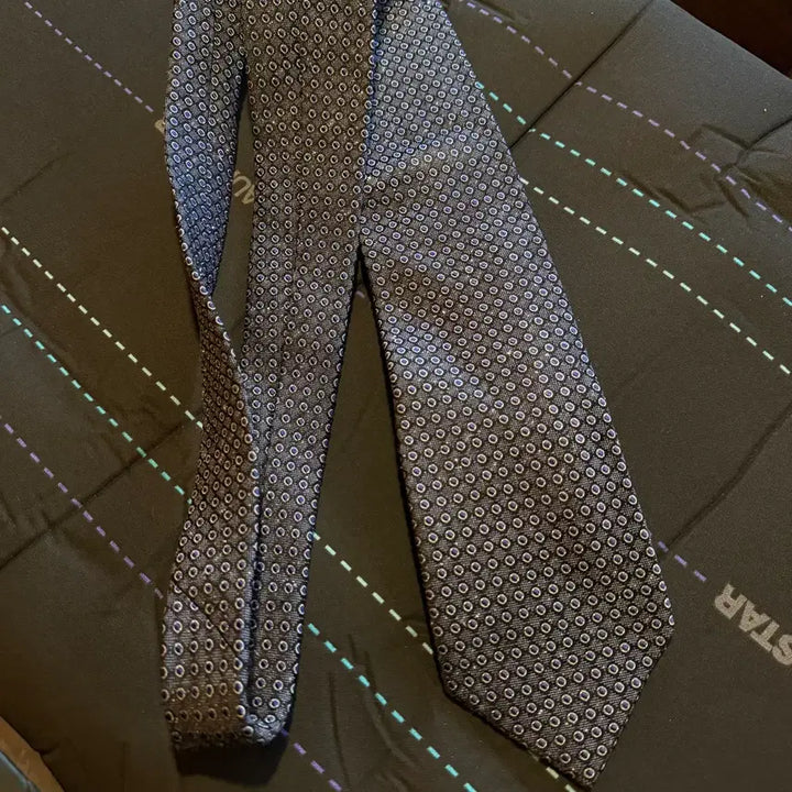[BUNJANG] Tom Ford Microdot Jacquard Necktie / 톰포드 마이크로닷 자카드 넥타이 판매 합니다.