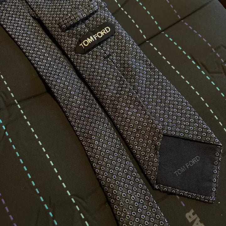 [BUNJANG] Tom Ford Microdot Jacquard Necktie / 톰포드 마이크로닷 자카드 넥타이 판매 합니다.