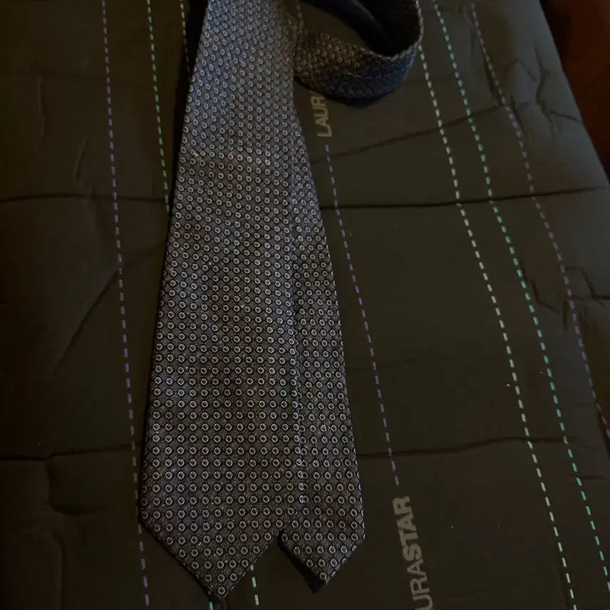 [BUNJANG] Tom Ford Microdot Jacquard Necktie / 톰포드 마이크로닷 자카드 넥타이 판매 합니다.