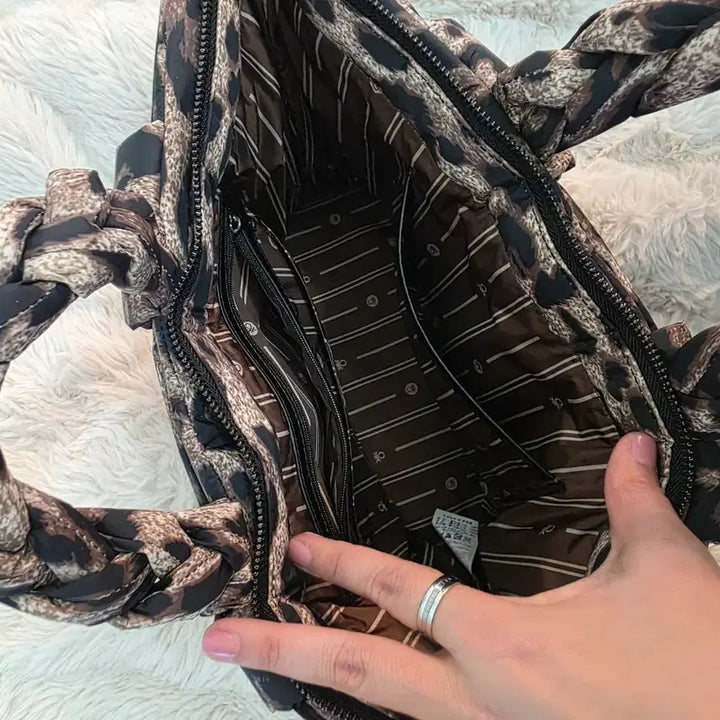 [BUNJANG] Benetton Leggero Padded Bag / 베네통 레제로 패딩백 거의새거