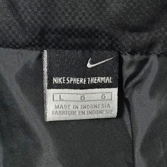 [BUNJANG] Nike Juventus Sphere Thermal Training Jacket / 나이키 유벤투스 바람막이 100