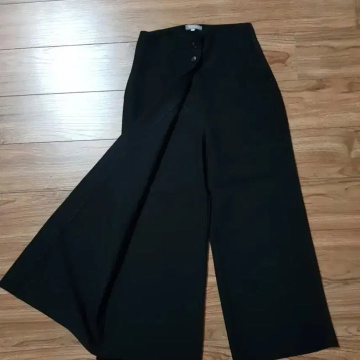 [BUNJANG] MOIRAI Wide Leg Pants (Size 55) / 멋있는 여성바지(MOIRAI)