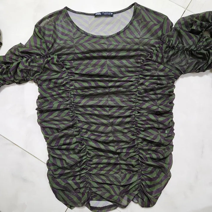 [BUNJANG] Zara Green Patterned Shirred Blouse / 자라 그린 패턴 셔링 블라우스