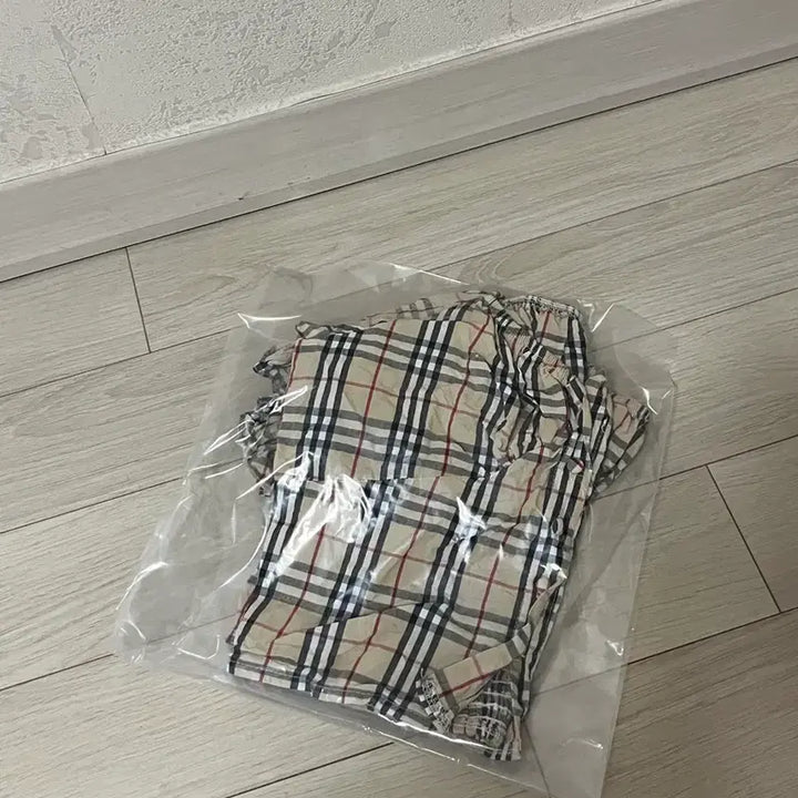 [BUNJANG] Checkered Puff Sleeve Blouse / (새상품,미착용)체크무늬 블라우스 퍼프 셔링 탑 프리사이즈