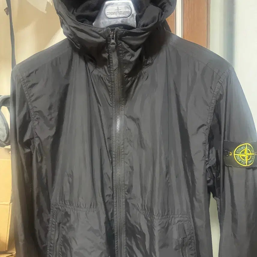 [BUNJANG] Stone Island 23SS Crinkle Labs Hooded Jacket / 23ss 스톤아일랜드 크링클랩스 후드자켓 M