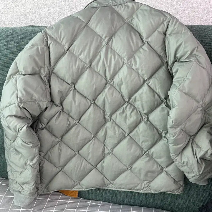 [BUNJANG] thisisneverthat Quilting Jacket Light Grey / 디스이즈네버댓 퀼팅 자켓 라이트그레이
