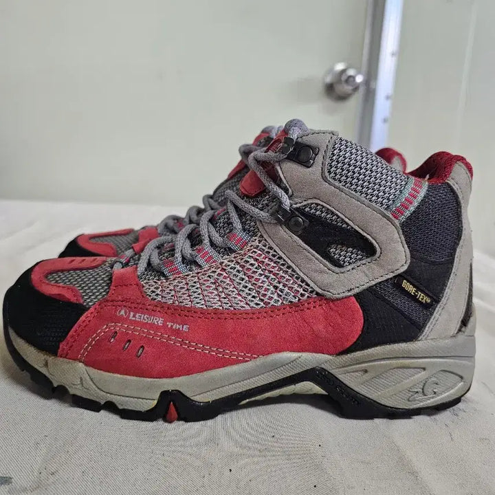[BUNJANG] LEISURE Gore-Tex Hiking Boots / LEISURE 고어텍스등산화 트레킹화 레드/회색