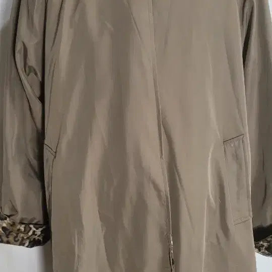 [BUNJANG] Beige Long Coat with Leopard Lining (Size 100) / 베이지색 롱 코트 + 레오파드 안감 100