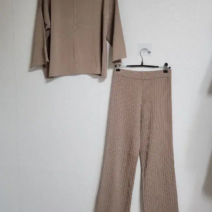 [BUNJANG] Knit Set (Tops &amp; Wide Pants) / 니트세트 컨디션좋아요