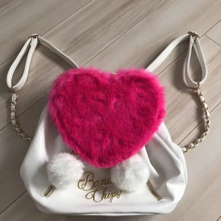 [BUNJANG] Banana Chips Pink Heart Fur Backpack / 바나나칩스 핑크 하트 털 가방 백팩 빈티지 가방