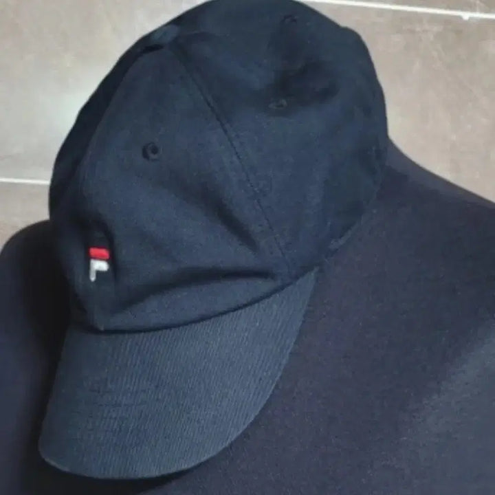 [BUNJANG] FILA Black Cap Hat / FILA 선명한 캡모자