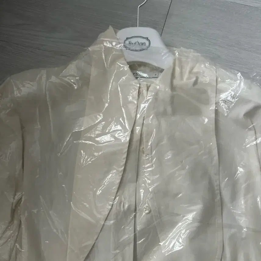[BUNJANG] Button Blouse Soft Seoul / 벗튼 블라우스 킨더살몬그로브던스트소프트서울