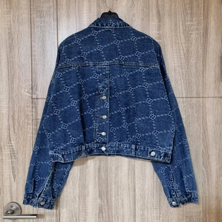 [SOLD OUT] 패턴 크롭 데님자켓