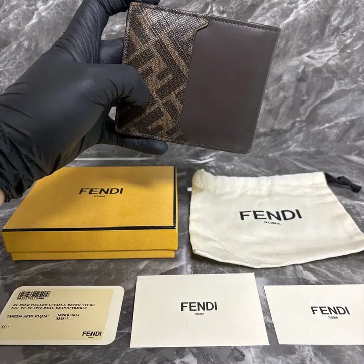 [BUNJANG] Fendi FF Square Leather Bifold Wallet / 펜디 FF 스퀘어 레더 반지갑