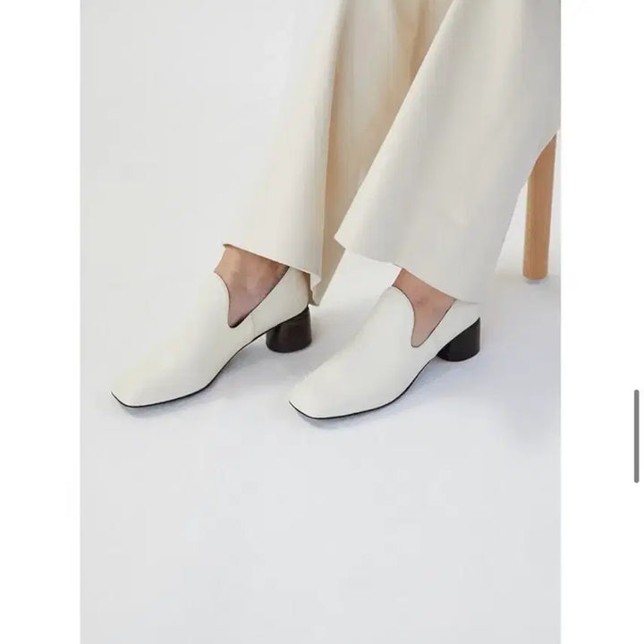 [BUNJANG] Kierei Square Loafers White Leather / 키에레이 스퀘어 로퍼 36
